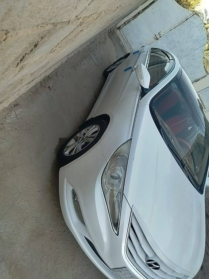 السلام عليكم 
سوناتا مضلع موديل 11 خليجي 
رقم بغداد بسمي السنويه ال 28
فول مواصفات عده البصمه 
مكينه 200
تبريد تدفئه اشاير مري تحكم ستيرن
سياره كلش نضيفه وحلوه مالت جناي
سيارة بيه 4 قطع ورشه  بل قبه جنطه اثر جرد
سعره 105 وبيه مجال 
عنواني بابل نادر معمل الغاز 
رقم الهاتف 
‏‪***********‬‏
