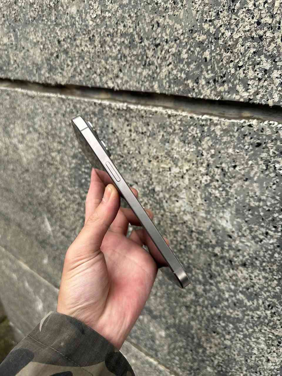 ايفون 15 برو ماكس تيتانيوم كفاله وتر ذاكره 256 بطاريه 82 ماستر. شرق اوسط كامل ملحقات نضيف حيل فقط بي نقطه بطرف بكد الشعرايه ممبينه ولا مأثره رايده 825 نهائي مكاني بغداد غزاليه ***********
