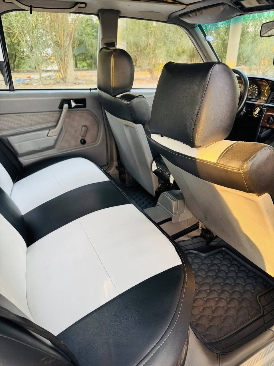 سلام عليكم ورحمة سياره مارسيدس 190 مال طيارين مودل 1990 السياره بلاد عده البنيد مصبوغ قواعد كلها تمام تبريد ثلج حداديه تخم تاير كهربائيات كلها شغاله لايت زنون محرك بيبي شبح ٤ سلندر نوزل مو عنكبوت سياره رقم أربيل جديد سنويه بسمي جديده هزه جديده سعر المطلوب55  ***********
