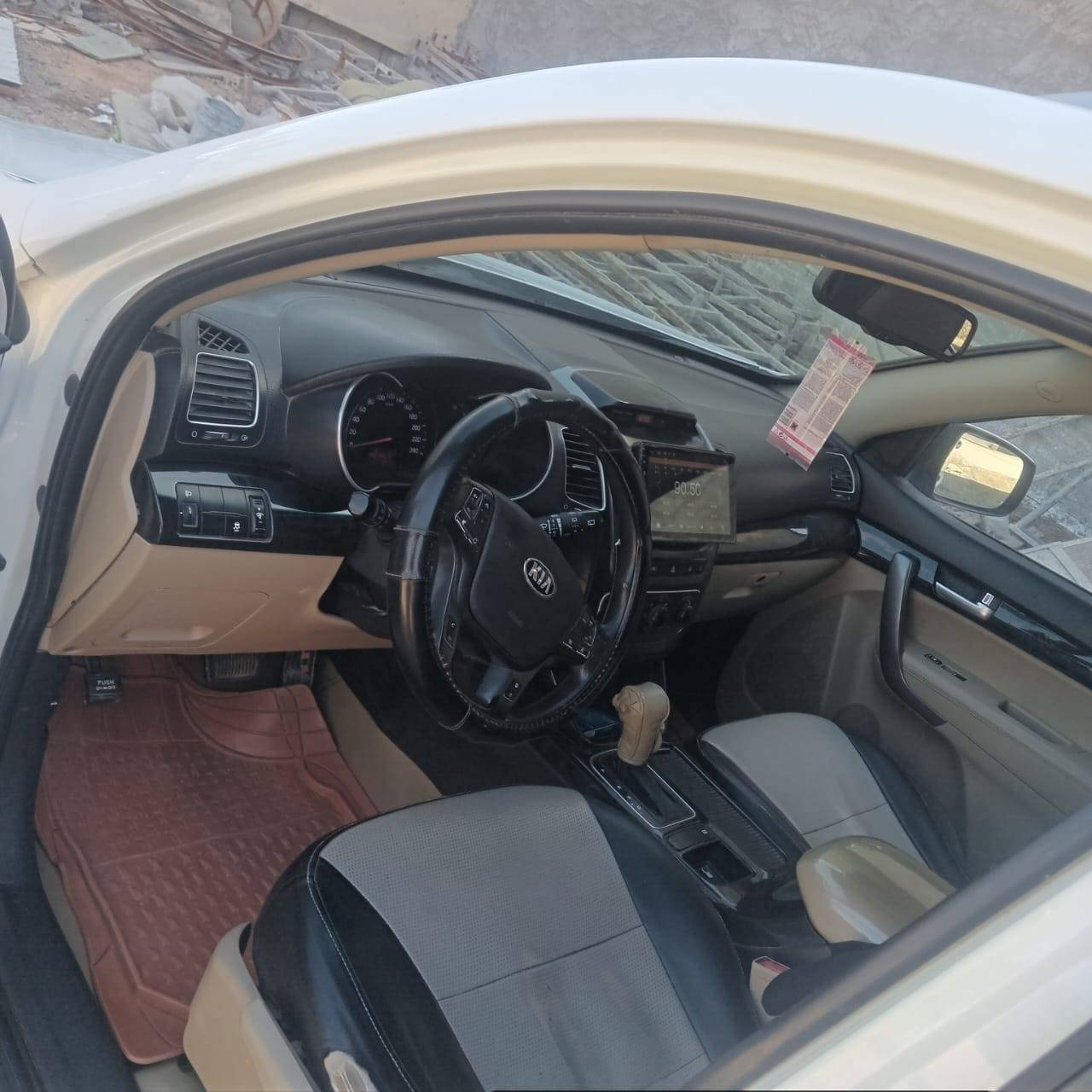 سياره لل بيع سورنتا موديل 14 سعر 140 تواصل على رقم هاتف ***********
