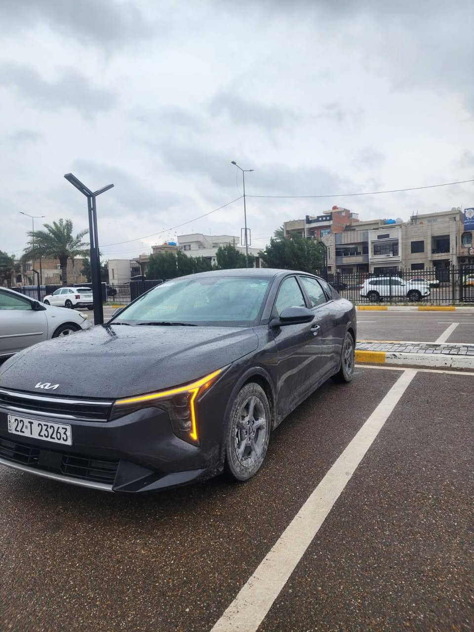 سلام عليكم للبيع فقط 
كيا K4 موديل 2025 زيرو وارد امريكي 
ماشيه ٦ الاف ميل حادثه كما موظح بلصور بدون دواخل ولا ايرباك لون نفطي 
 مواصفاته 
بصمه +بصمه ابواب وتشغيل عن بعد 
محرك الفين 2000 دوش 
شاشه كبيره متصله عداد دچيتل 
كامره دواره 
رادارات امامي وخلفي وجانبي نقطة عمياء 
لايت عدسات +لد نهاري بكلايت لد 
وظعيات قياده ٢
تحكم استيرن جهتين كروز سرعه مثبت سرعه مانع انزلاق 
منافذ شحن خلفيه 
سياره دخول جديد وترقيم جديد وكاله تحويل مضمون مباشر احولك 
مكاني بغداد ورا علوه الرشيد يم القوس 
اي استفسار عن السعر الاتصال بلرقم 
  ***********
   ***********
