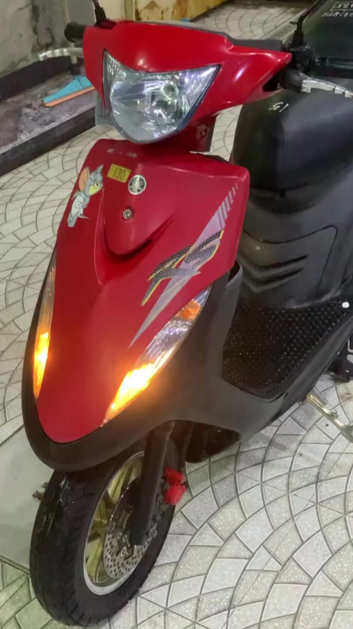 سلام عليكم مأكس عدله دراجه مكفوله كفاله عامه من كلشي دراجه تزويدها كله بلادي من اليابان وعليها كلجات NFD كله أصلي تزويد يابان ملاحضه طبعن الما يعرف سعرها لاا يتعبني دراجه صارلها ١٥ يوم طالعه من الحاويه دراجه ختم واحد ويه المكينه مكان الدراجه الدوانية الجلبيه  وهاذا رقمي 
***********😉👌🏻
