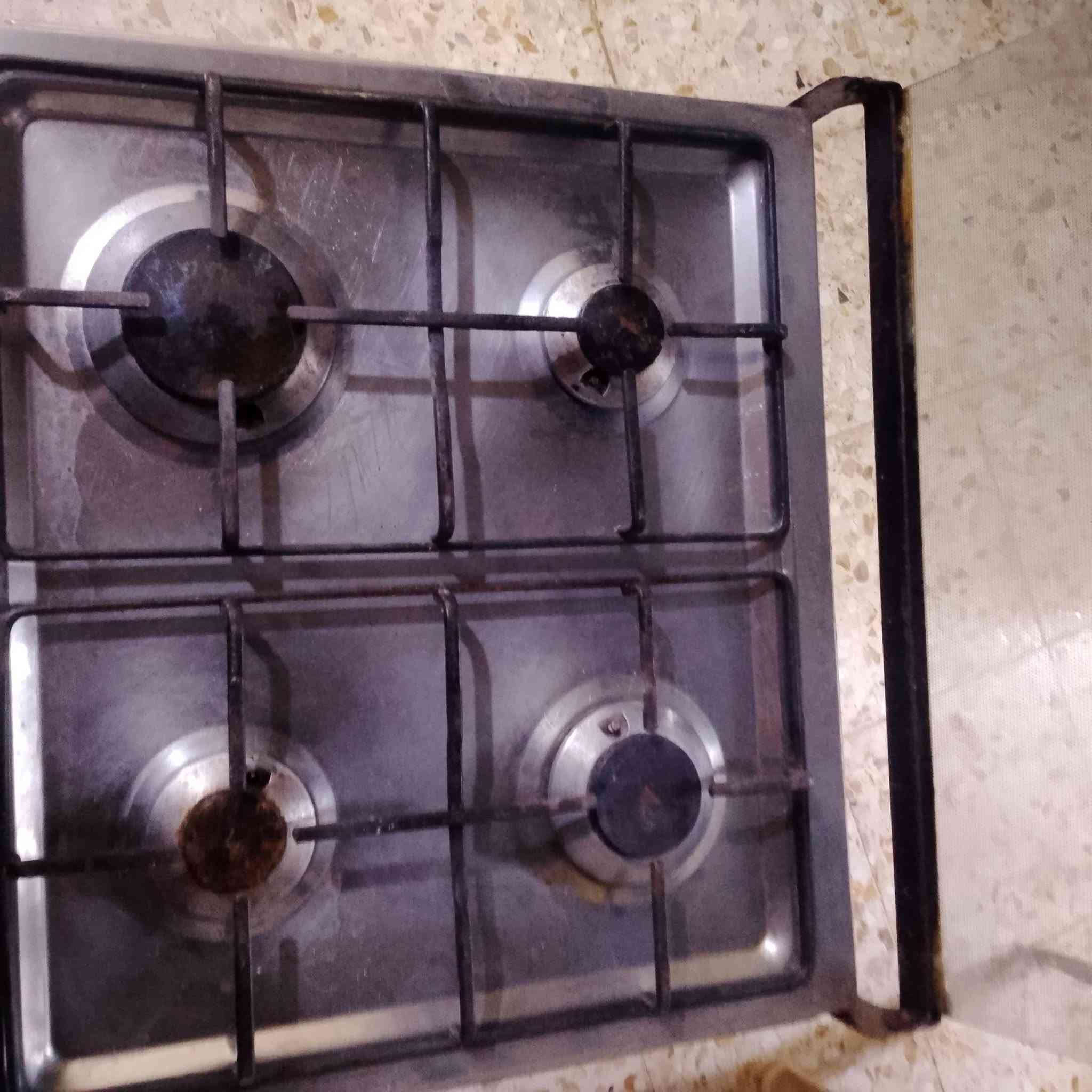 طباخ للبيع ١٠٠ الف بغداد الأمين ***********
