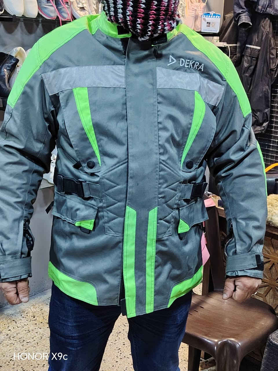 قماصل سيفتي نضافه فول الأزرق إكس لارج
الأخضر لارج سعر القطعه ٣٠


**إذا كنت صاحب هذا الإعلان وتريد حذفه لأي سبب، رجاءا أرسل رسالة إلى الدعم الفني**