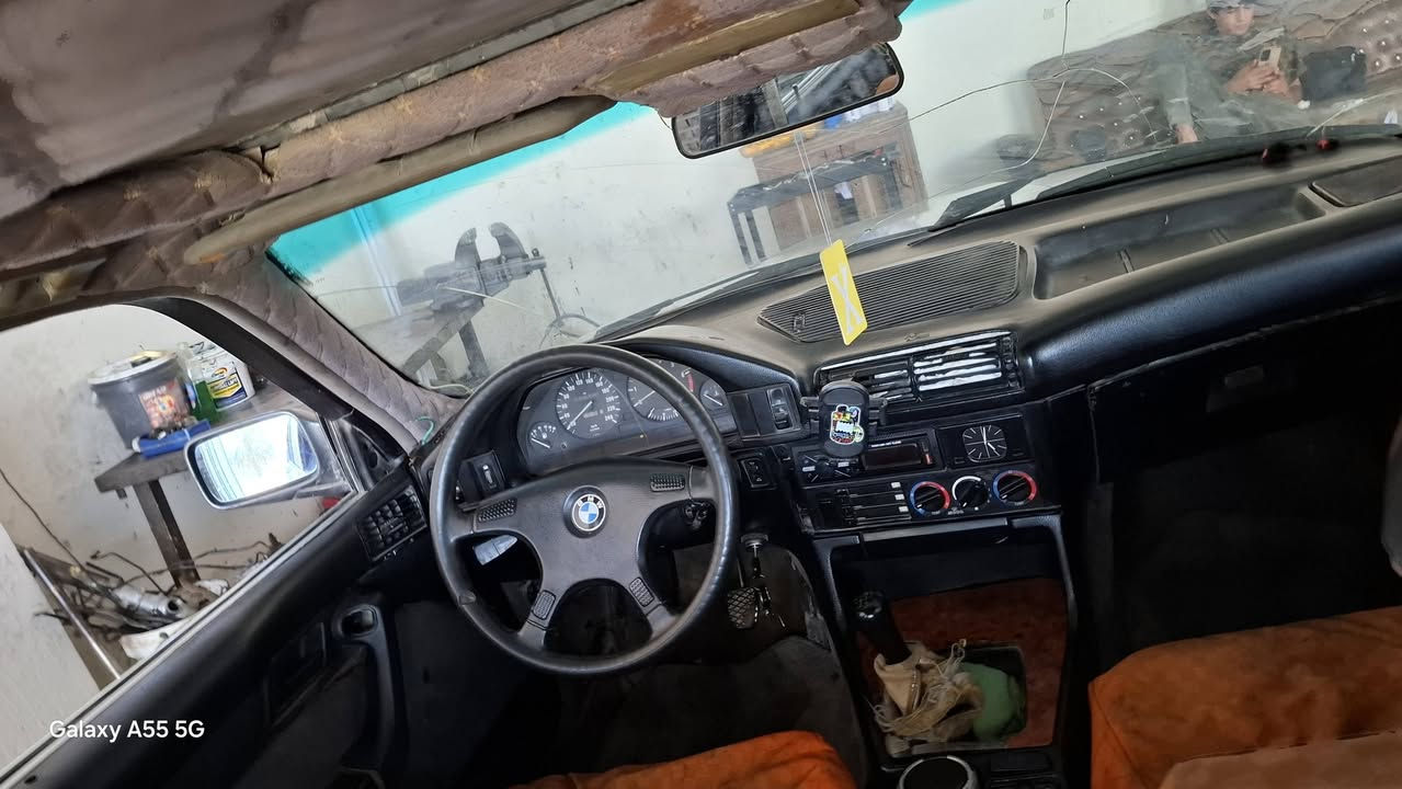 ابيعها كوم حديد اوكفلك بس بلاصوليات سياره شغاله كلشي مابيها مكينه وكير نضيفات كلش بس حداديه تعبانه السياره محتاج واريد ابيعها راعيها موجود تحويل ثاني يوم سعرها ١٥ قفل رقمي ***********

