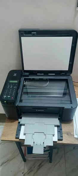 السلام عليكم
طابعة مستخدمه قليل للبيع محقونه مرة واحدة كاترج حقن خارجي وياها كيبل حاسبه وكيبل تشغيل ميزاتها تطبع صور وتسحب ورق وصور مع سيت حبر المكان الكوفة منطقة البوحداري للاستفسار *********** اتصال او على الواتساب او على الخاص السعر 110 وبيها مجال
