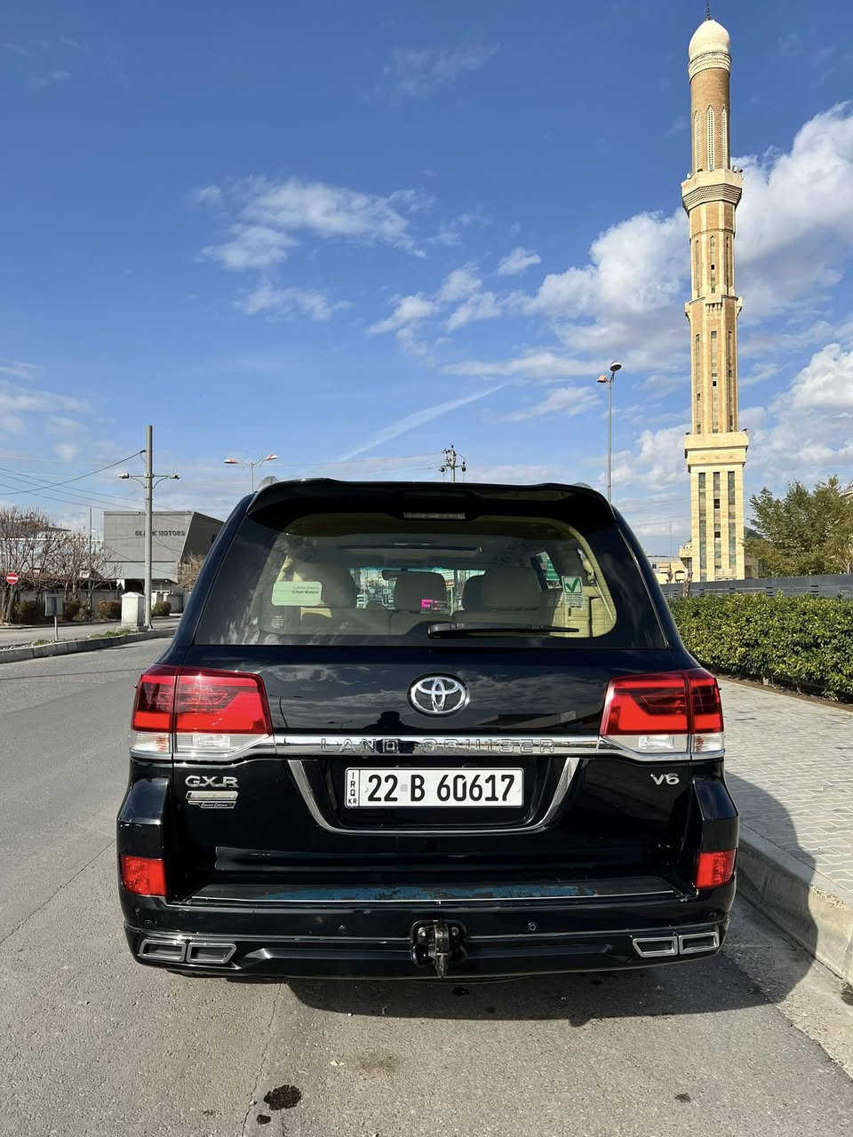 Toyota Land Cruiser 2017
***********
***********
تويوتا لاندكروز ٢٠١٧ 
لاندكروز خليجي ماشيه ٩٠ الف كم زيرو اربيل سياره نضيفه و بدون اي نواقص ٣٦٠ درجه كاميره السياره بيها شبرين تعديل بس. رقم جديد و السنويه جديده ثاني يوم تحويل سعر ٥١٠ ورقه و بيها مجال
