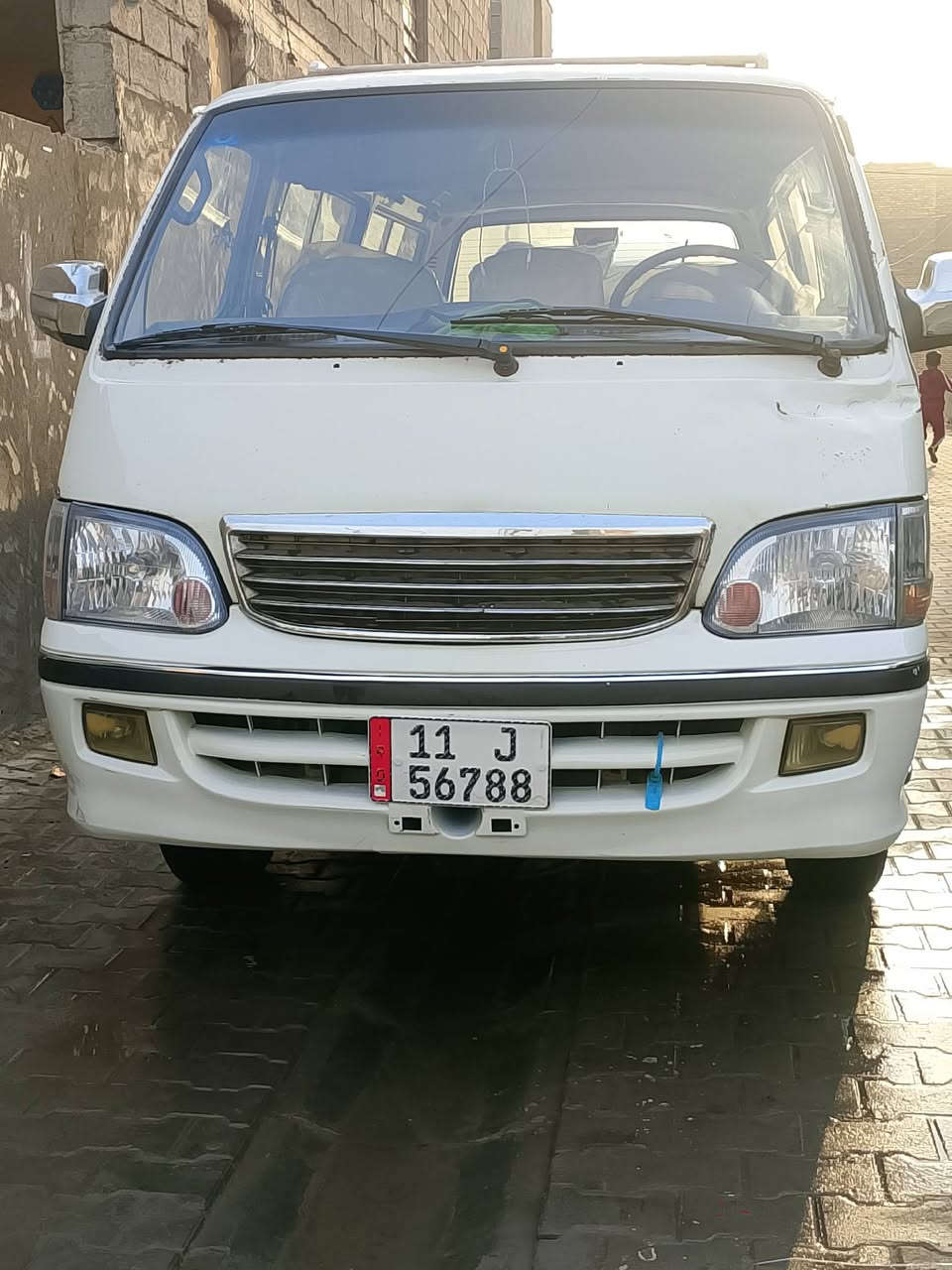 السلام عليكم جنبي للبيع موديل 15 سياره رقم انجليزي مصفره السنويه لل 31 سياره مكينه جديده ودوشه جديده سياره حلوه خير من الله كل شيء ماذب عليها***********
