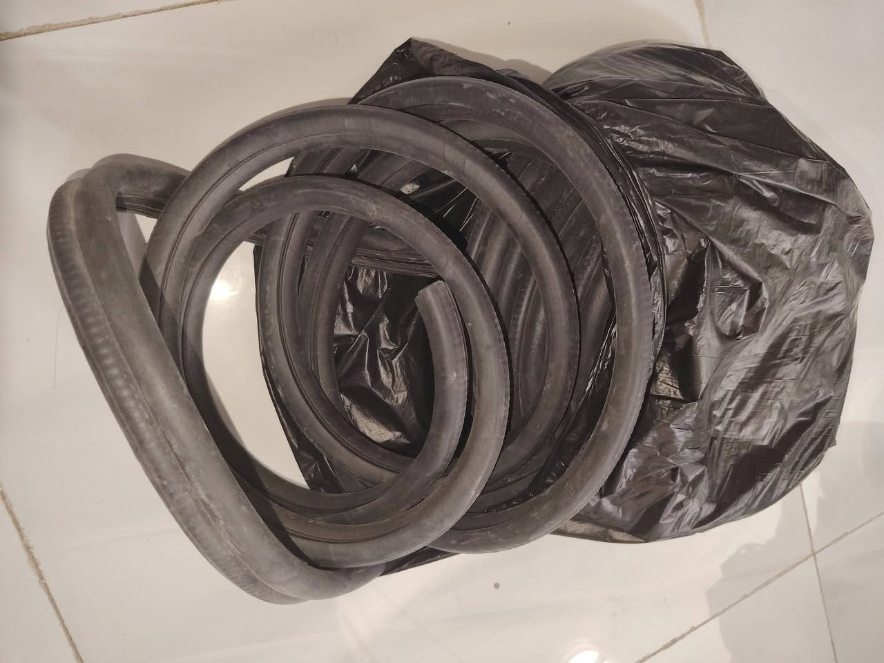 السلام عليكم
متوفرات وكل وحده وسعرها جواها


**إذا كنت صاحب هذا الإعلان وتريد حذفه لأي سبب، رجاءا أرسل رسالة إلى الدعم الفني**