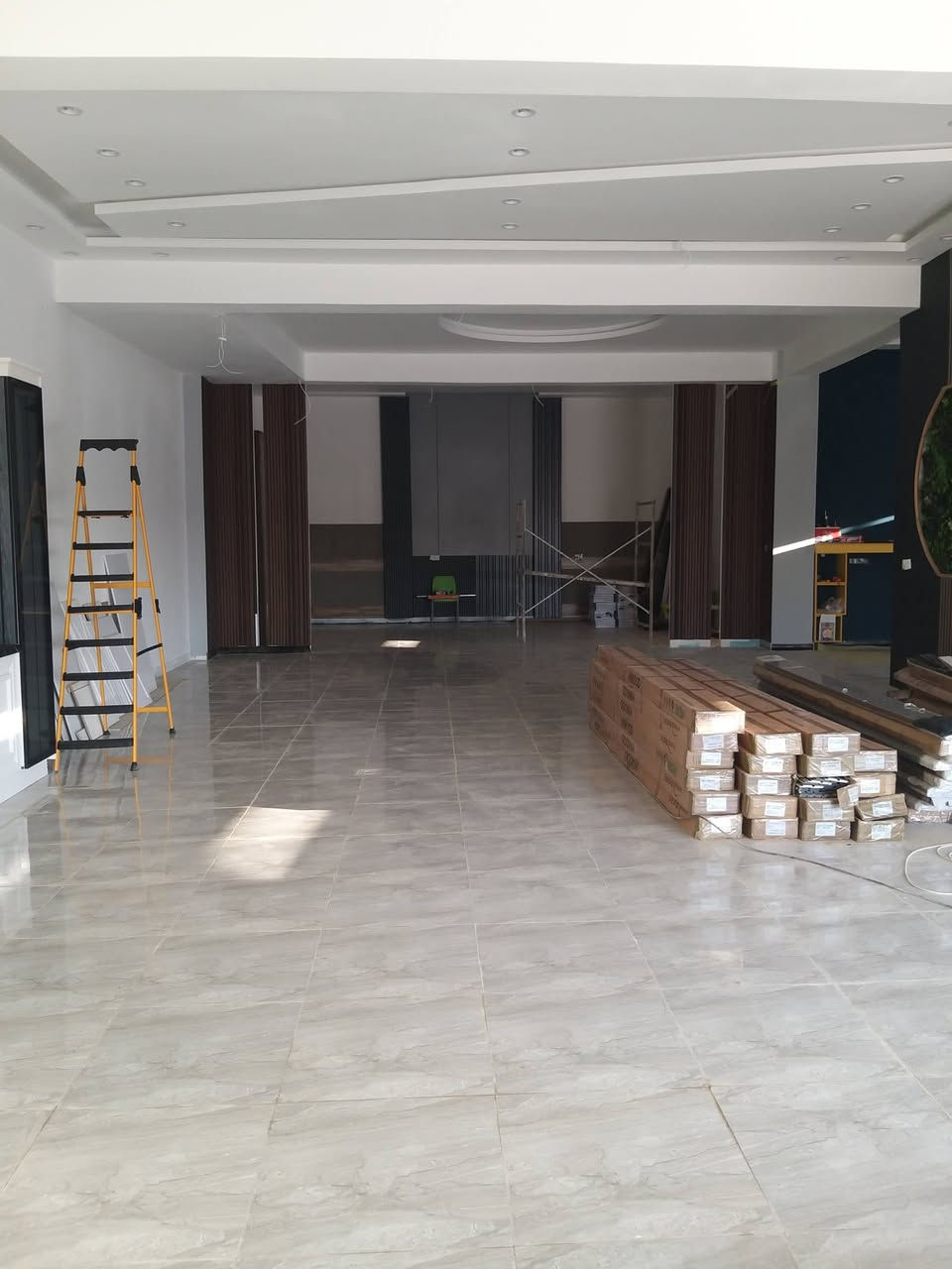 السلام عليكم ورحمة الله وبركاته  يوجد بديل الخشب الداخلي والخارجي من منشأ كوري مواصفات عاليه اكثر من 100  م٢ للبيع للتواصل بخصوص المعلومات ***********
