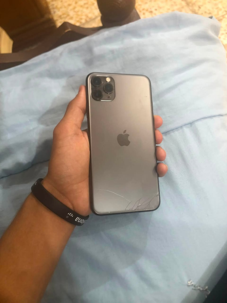 السلام عليكم

للبيع iPhone 11 Pro Max

لون نفطي 

ذاكره 256 

بطاريه 76  بلاديه 

 الجهاز مبدل شاشه فقط والشاشه نوعيه  ممتازه 

شاصيه  شخط مابي✅ 

كامرات سماعات هزاز كلشي شغال ✅

السعر  🔥325 بي مجال 

المكان  صلاح الدين تكريت

الاتصال ***********
