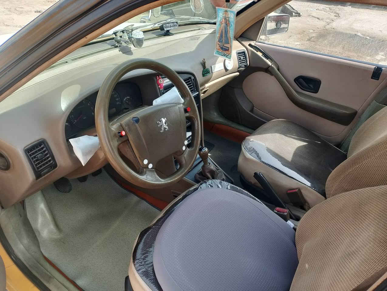 سياره بيجو 2010
السعر 36 وبيها مجال 
السياره بسمي رقم انجليزي 
الرقم ***********
