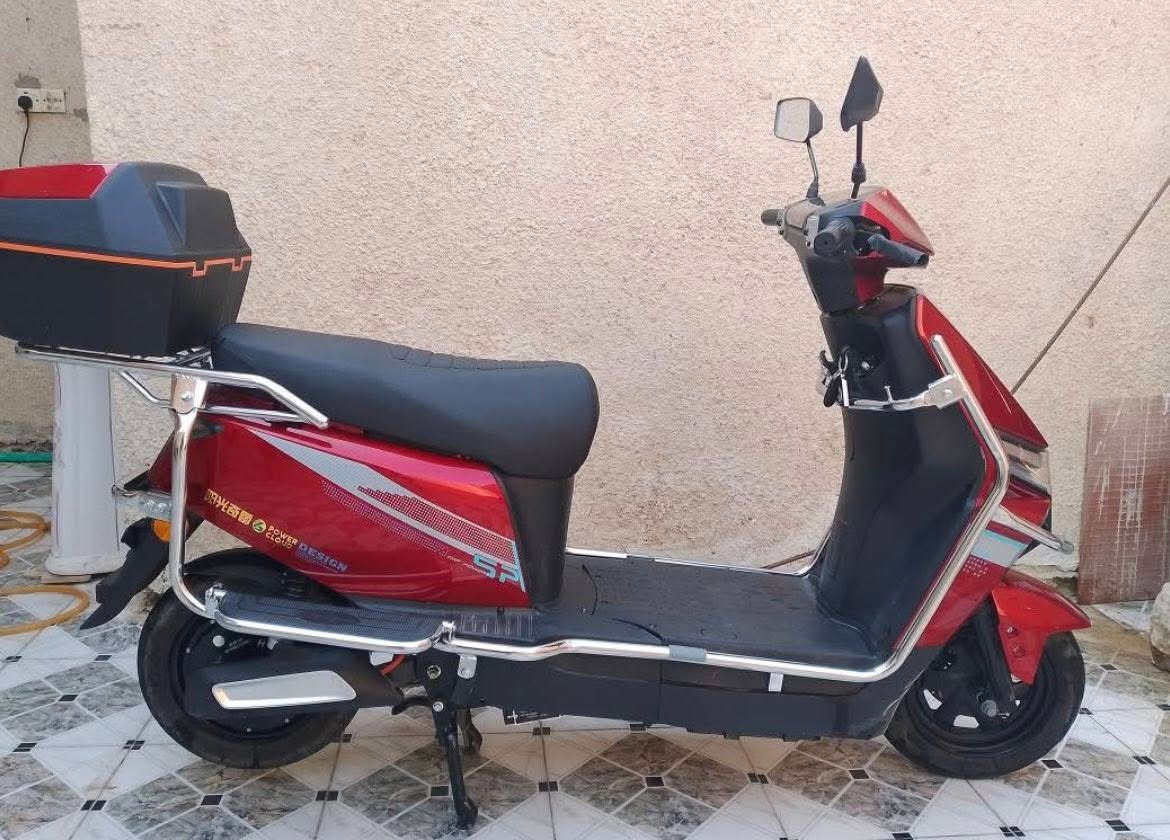 دراجه شحن للبيع
الدراجه شرط الفحص صارلي سبع اشهر من جبتها الدراجه جدا نضيفه استعمال قليل ما مستعملها هواي واريد أبيعها لان جبت دراجه بانزين الي يريد تفاصيل الدراجه يجي خاص ***********
سعر الدراجه 575الف وبيها مجال للشراي الدراجه كلش جبيره مكاني كربلاء
