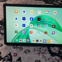 متوفر honor pad x8a ذاكرة 128 60 فريم يجي وياه مبرد وكيبورد وماوس وستا...