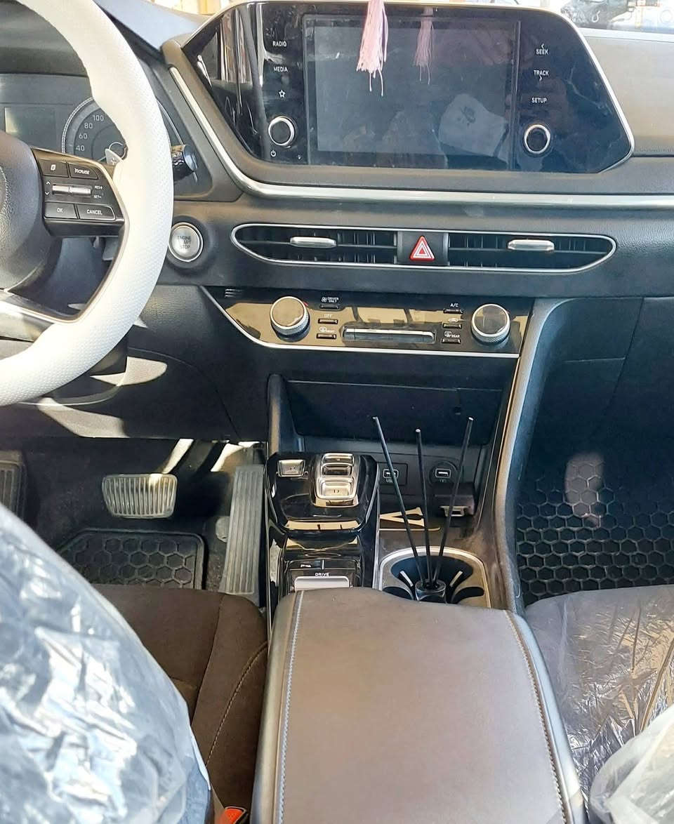 سلام عليكم سوناتا موديل 2023 سياره كفاله من الكص كارتون دخول جديد المكان البصره  جاهزه من كلشي ارقام وسنويه شرط اصلي وشرط الحاسبه السعر 88 تفاصيل اكثر اتصال برقم ***********
