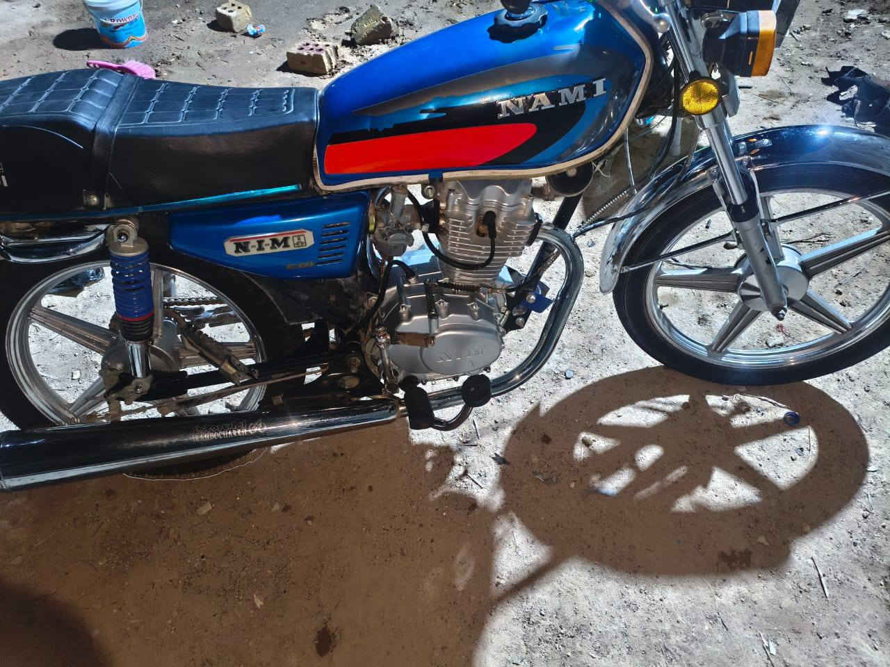 سلام عليكم دراجه للبيع مديل ٢٢ محرك ٢٥ اوراق اصولي ٧ ورقات مداور وكيك الكيل العارضي درجه مكفوله من كل شي عنوان طريق كربلاء نجف عمود 233 السعر 800وبيها مجال  الرقم ***********
