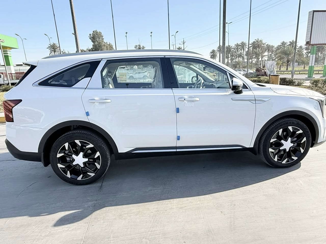 السلام عليكم سورنتو 25 خليجي 
ام ظمان 5 سنوات 4 تبديلات دهن من شركه مجاناً 
فول موصفات 
بصمه 
بانوراما 
4 كامرات 
تحكم بل بصمه تقديم وتئخير 
7 راكب 
داتشو ويل 20 
جنطه كهرباء 
كراسي كهرباء 
شفتات استيرن 
ماشيه 5 الف بعدها زيرو 
سعر 340 

‭0771 290 8967‬
