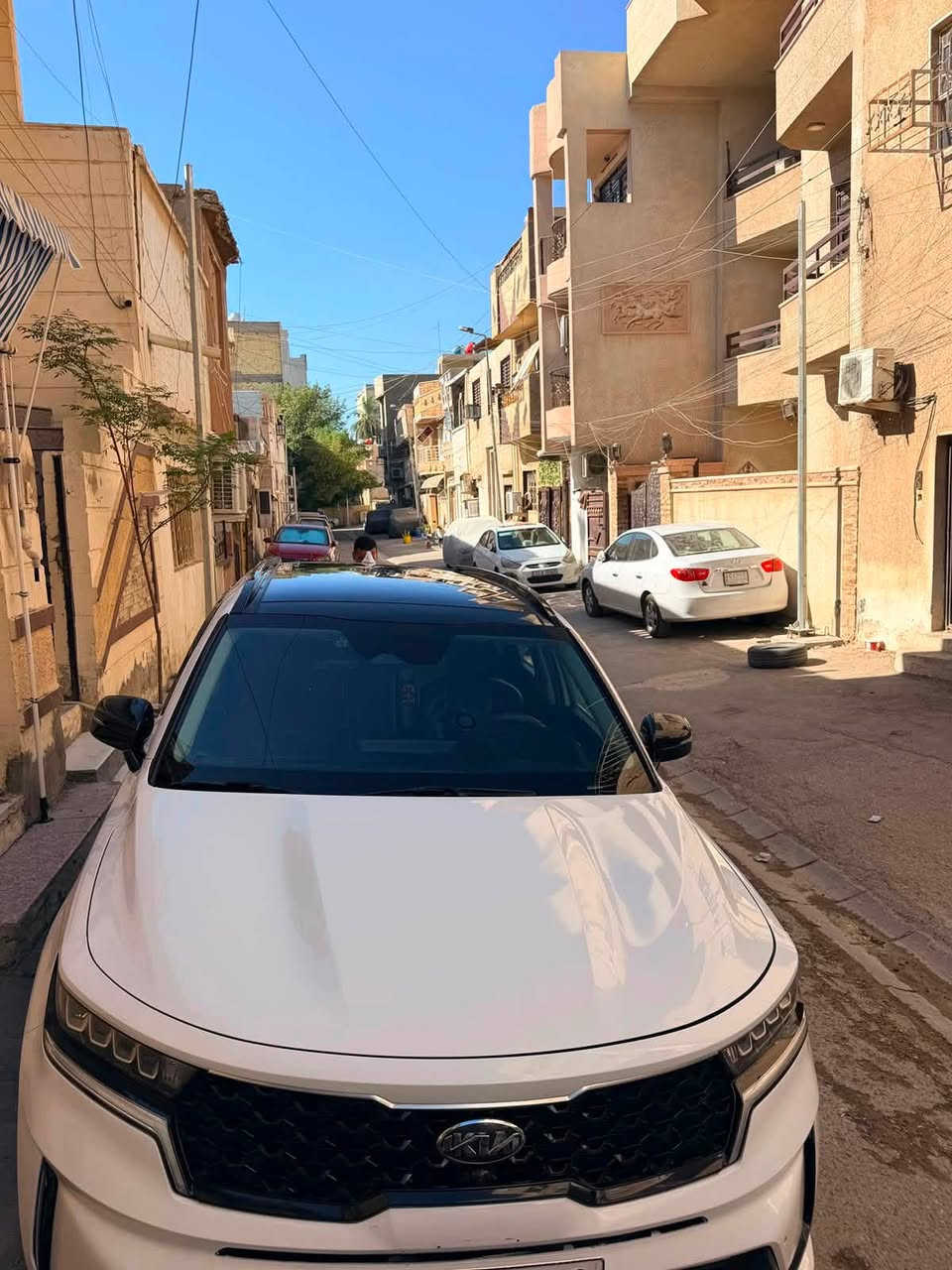 سورنتو EX موديل 2022
وارد امريكي ضررها موضح الضرر بالصور 
رقم بغداد
المواصفات
بانوراما 
محرك 2500 تنفس طبيعي
بصمة تشغل وابواب وتشغيل عن بعد
لایت 4 عدسات
شاشة كبيرة
كامرة خلفية
حساسات خلفية
7 راكب 
كشنات جلد
كشنات تدفئة
قيادة ذاتية
تحديد مسار
كروس كونترول
رادارات  امامية خلفية 
اربع وضعيات قيادة
تحكم ستيرن كامل
السيارة شادلهة تخم تاير جديد قبل شهر 
مكان السيارة بغداد 

اخوان الضرر جاملاغات امامية وبنيد بدون الغود وشواصي وبخة في الجاملغ الخلفي بدون ضرر السونار مرفق مع الصور 

***********
السعر 20 الف دولار 
اخوان السيارة جاهزة مابيهة اي نقص
