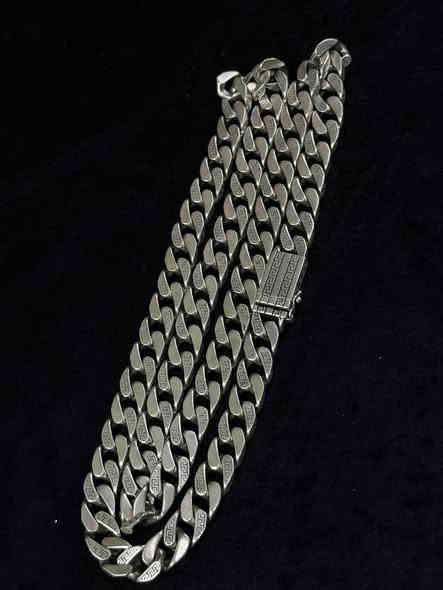 زنجيل فضة فيرزاجي خشن 
الوزن 120.16 غرام 
سعر الغرام 2.750 نهائي 
السعر الكلي 330 الف نهائي 
مكاني بغداد شارع فلسطين تقاطع الصخرة 
***********
#ابو_حسن_للنوادر
