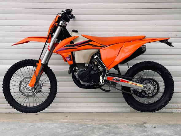 سلاو براياني ئةزيز
ئةم KTMبؤ فرؤشتن 
يان گؤرينةوة تةنها بةمانة (crx_kews_rmz_xgz_k26)   
مؤديل ٢٠٢٤
وةجبة يةك
مةكينة ٢٥٠ 
٦ گير
٤ وةلف
راديتةري  رؤن 
 نمونةي جواني و قوةت 
بؤ عةيب مةپرسن هةموو 
گياني بةشةرت 
سعري (١٤ گةلا و٢٥دؤلار) 
رجائةن مةعامةلة قفل ناكةم موشتةريت وةرة سةيريكة و مةعامةلة دةكةين  
بةپيي توانا خاترت دةگرم
شوينم كةلار
***********
*********** كالار
