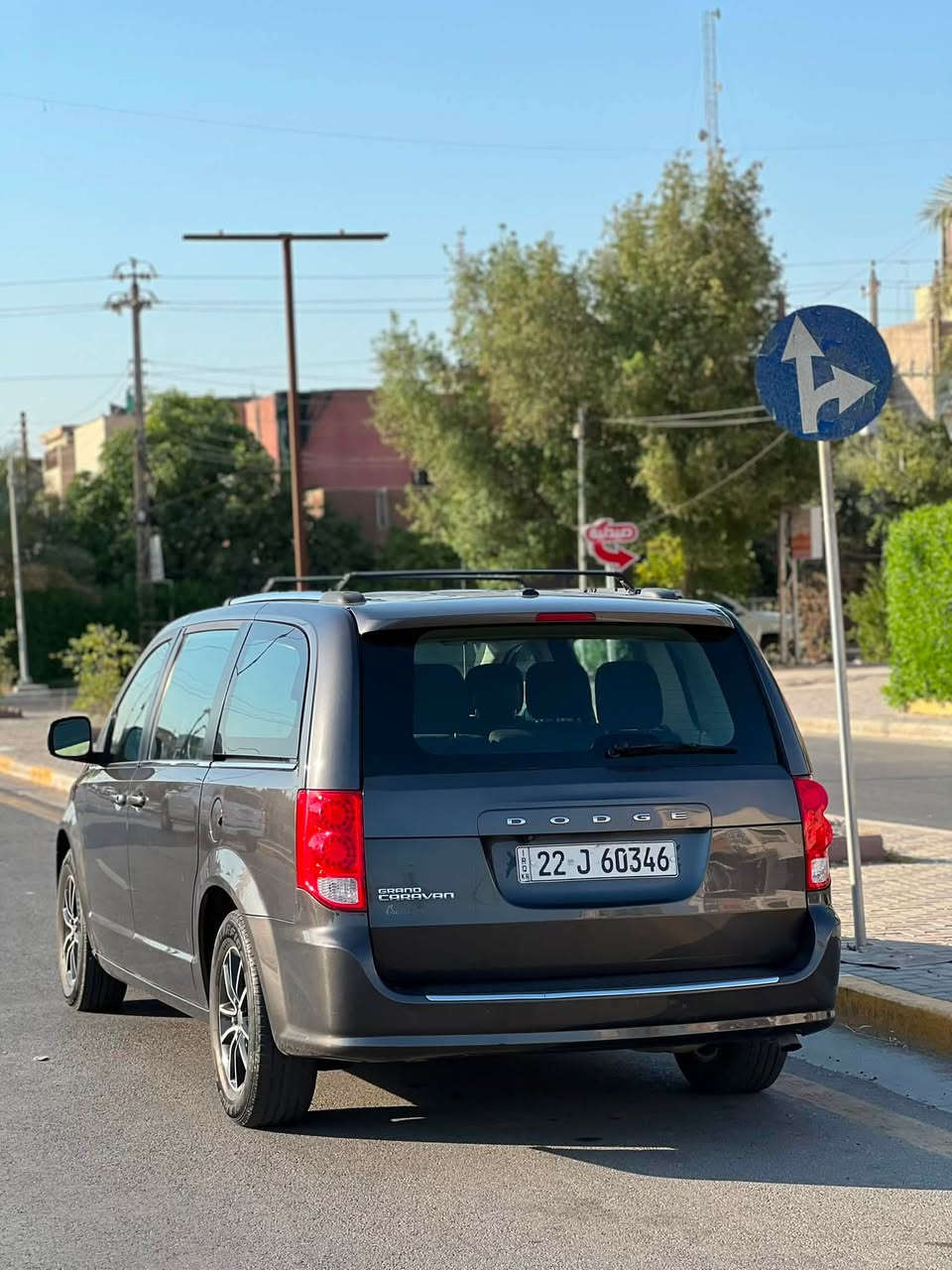 السلام عليكم
دوج كرافان 
موديل 2019 
مواصفات Sxt بيبان كهرباء حنطه كهرباء 
تشغيل ع بعد 3 قطع تبريد تحكمات ستيرن
حادث جاملغ الامامي وبونيد مبدلات نفس للون بدون صبغ وبدون شواصي  بدون دواخل 
ماشيه 100 الف
رقم اربيل تحويل ثاني يوم 
السعر 165$
مكان السيارة بغداد حي العامل 
***********
