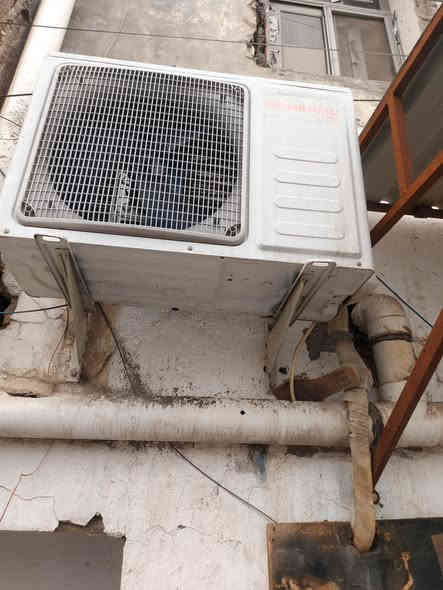 سبلت جداري نوع جنرال استخدام قليل جدا طنين الة ربع مكفول من الفتح والتصليح السعر ٣٧٥ الف  حاليآ منصوب ويشتغل يعني تأخذ علفحص والتشغيل كوت الكفاءات بداية شارع الكفاءات بعد الاشاره المرورية مجاور طلباتي للتوصيل محلات امزون للبضاعة الاوربية الاصلية *********** دهل اوران
