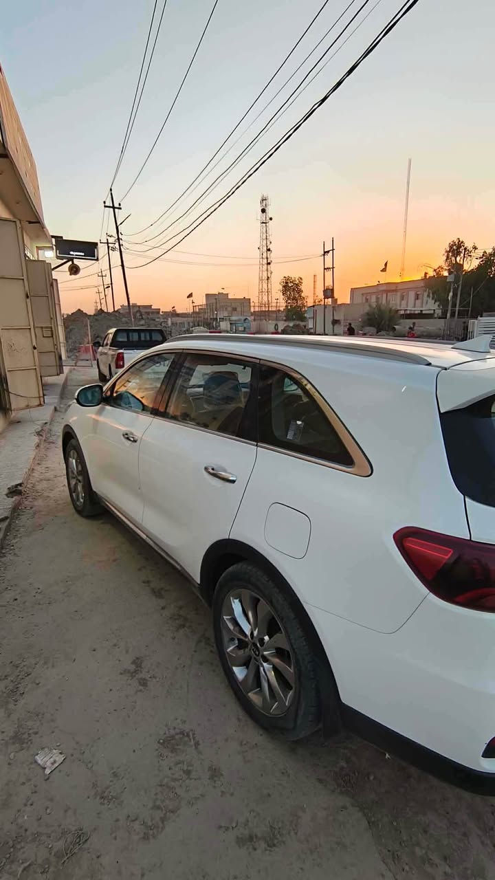 السلام عليكم سورنتو موديل  2020 دبل شباك خليجي 
السيارة كفالة من صبغ و الفتح و التبديل بيهة فقط بارد بسيط جدا حافة بنيد ما مبين 
رقمهة بابل الدولي سنوية با اسمي
مكينة 6 سلندر كفالة عامة من فتح 
الكير 8 نمر كفالة عامة من فتح 
ماشية 97 
موصفاتهة 
بصمة 
جنطة كهرباء 
كشنات جلد و كهرباء 
سبعة راكب 
ثلاث قطع تبريد 
شاشة اندوريد حديثة
كامرة خلفية دوارة 
حساس امامي و خلفي 
خمس وضعيات قيادة 
اشارة ترحيب 
بصمة ابواب 
مري شفط 
بردات خلفية 
وهواي موصفات بيهة بعد 
مكاني بابل المركز
***********
السعر 230 حلة, بابل
