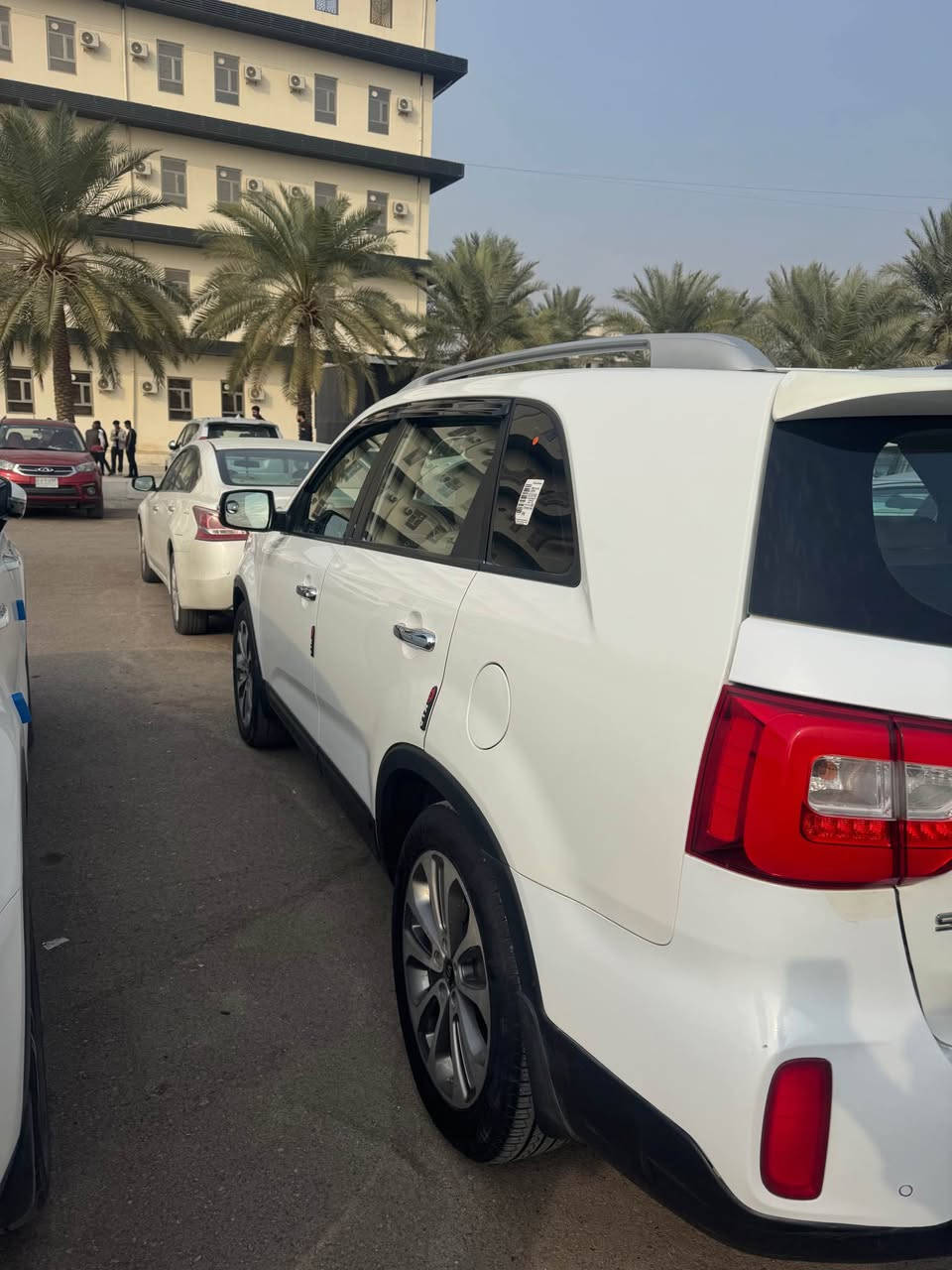 سلام عليكم

سورنتو 2015 

المواصفات 

كشنات جلد +كهرب

كامره 

حساسات اماميه خلفيه 

بصمه دخول 

3 قطع تبريد 7 راكب

6 سلندر 

تايرات اماميه يابانيه + تخم دسكات جواهه 

منضومه لايت led  كامله عله العالي او البلاجكتور 

مواصفات الخليجي المعروفه

حادثه 3 قطع بنيد مبدل + صبغ بحافه الجاملغ او مبين بالسونار بدون دواخل 

ايرباكات ثنيهن طاكات 

مكاني ديالى 
*********** بعقوبة, ديالى
