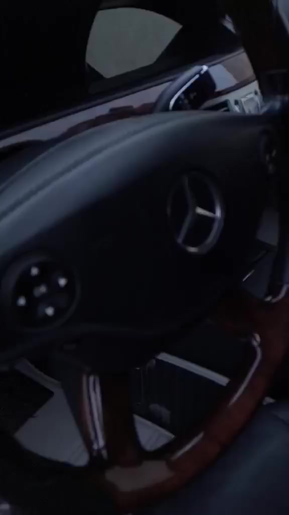 السلام عليكم مرسدس S500 فول مواصفات موديل 2008 دخول جديد بسمي السياره جديده ع وضع الشركه للاستفسار *********** السعر 190 مكان ناصريه
