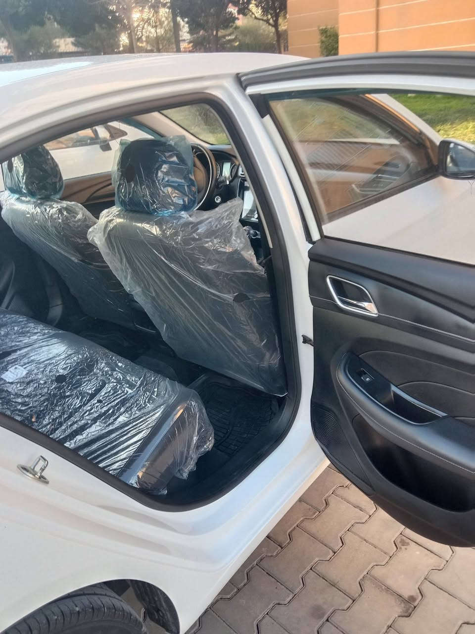 ام جي فايف
موديل 24 
سويج تحكمات استيرن جهتين
كامرة خلفية
حساسات اطار 
محرك 1500تنفس طبيعي 
ماشية 41الف ونص 
رقم دهوك بأسمي تحويل ثاني يوم
مكفولة من الصبغ
تقليم بالدعامية بسيط جدا جدا
كير ومحرك شرط
سيارة جديدة 
كير توماتيك
السعر 103 ومجال


**إذا كنت صاحب هذا الإعلان وتريد حذفه لأي سبب، رجاءا أرسل رسالة إلى الدعم الفني**