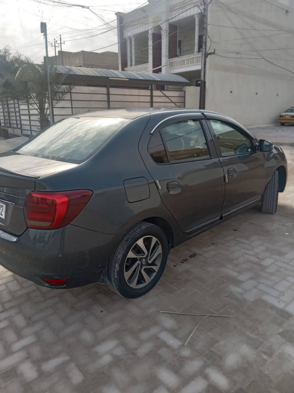 السلام عليكم رينو موديل 19 باسمي غاز بنزين تبريد شاشه تخم تاير ماكينه جير كهربائيات سياره كامله جاهزه كل نقص ما بيها خير من الله بغداد رقمها العنوان بغداد البياع توجد شخوط بالبيبان صبغ تبديل السياره ما بيها سعر 83 بيها مجال للشراي🤩***********
