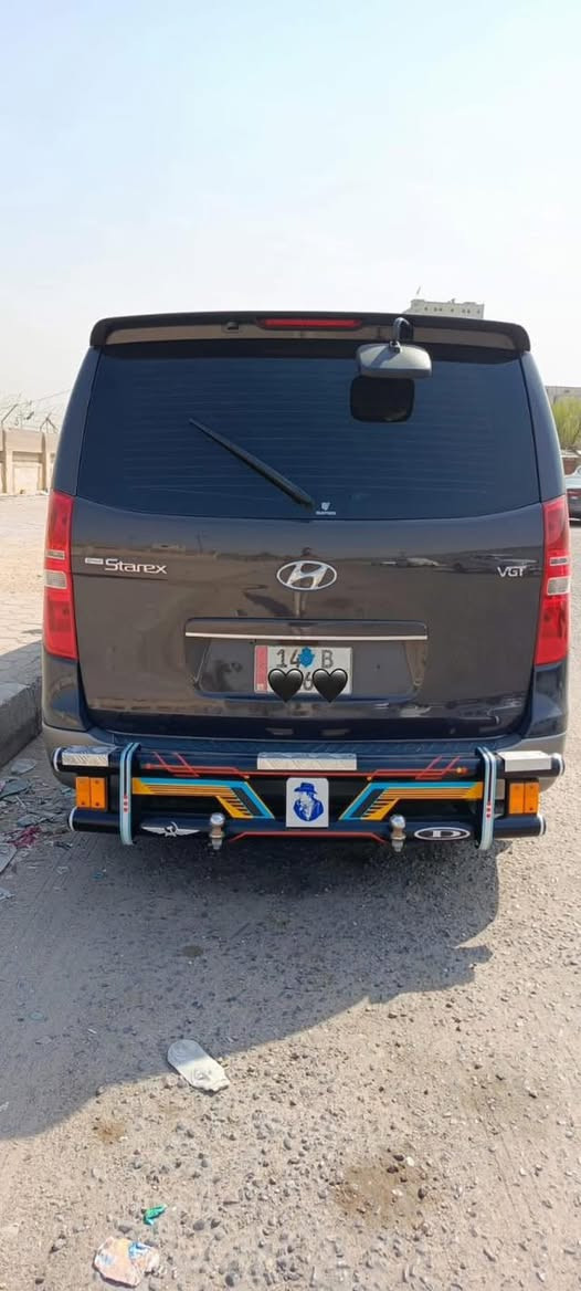 السلام عليكم .. 20 معلايه 23 بيهه قطعه وحده صبغ جاملغ خلفي جهة السايق  و الباقي كفاله مكينه دبلو بلاديه ماشيه 104 سعرهه 325 مكانهه البصره ***********
