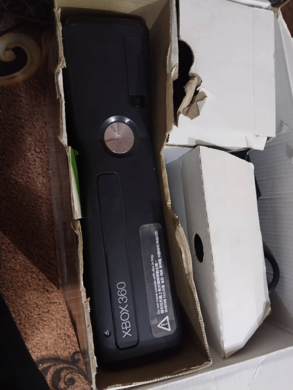 سلام عليك عدي Xbox 360 باب اول بعده جديد حته لزكاته بعدها مثل ما موضح بصور ويا 3 يدات ويا ٧٤ قرص كلها شغال عنوان بغداد تجي تفحص وتأخذ ما عدي توصيل
تواصل واتساب ***********

