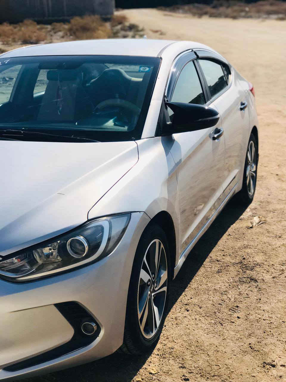 السلام عليكم النترا خليجي٢٠١٧ محرك دوش ٢٠٠٠ رقم واسط دولي محرك كير تبريد تدفأه كله كفاله تخم تاير جديد بيه تبديل جاملق وبنيد ورشات تجميل بسيطه مواصفات نص فول اشاير بلمري
تحكم بلستيرن 
مانع انزلاق 
حساسات امامي خلفي
تبريد قطعتين 
السعر ١٢٠ وبيه مجال للاستفسار 
***********
***********
