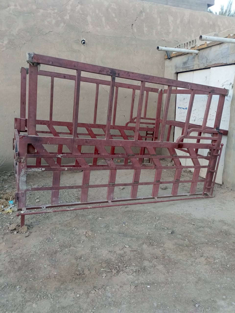 محجر سيارة بنگوو بومه تسگام تعلاوه السعر 450 الف وبي مجال ب الحله ***********
