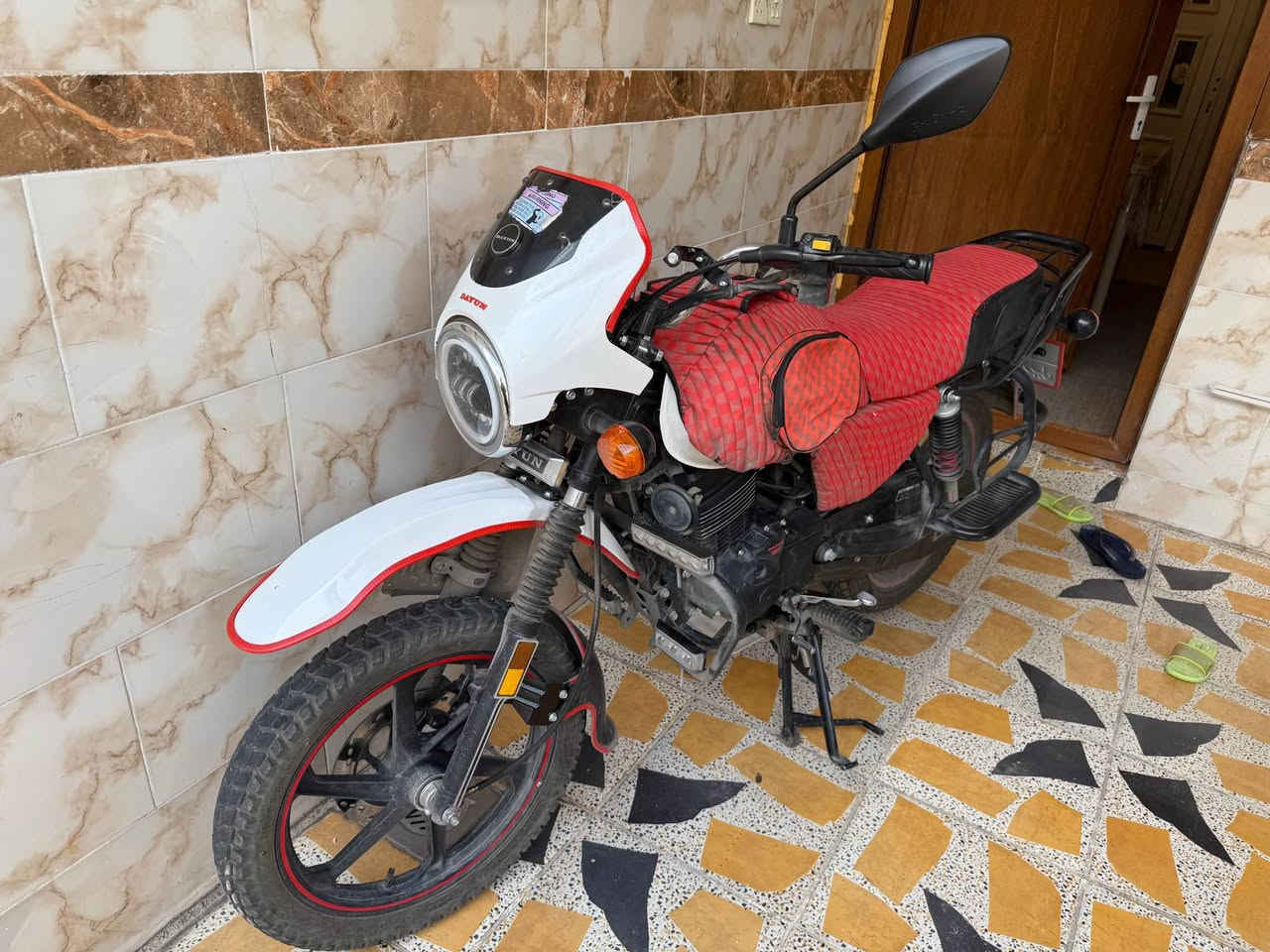 دايوان جبلي ٢٠٢٤ للبيع مستعمل اخو الجديد بس دهن وبانزين ميريدلها شي ماشية ٢٤ الف مكانها اربيل 

*********** أربيل, العراق
