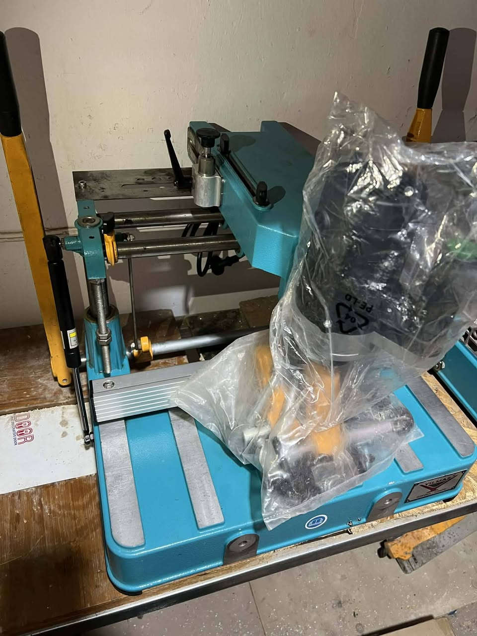 السلام عليكم..كيلون يلماز مشدود ماطور جديد اصلي وفخات جديد والهيكل نظيف جدا ديالى  ***********
