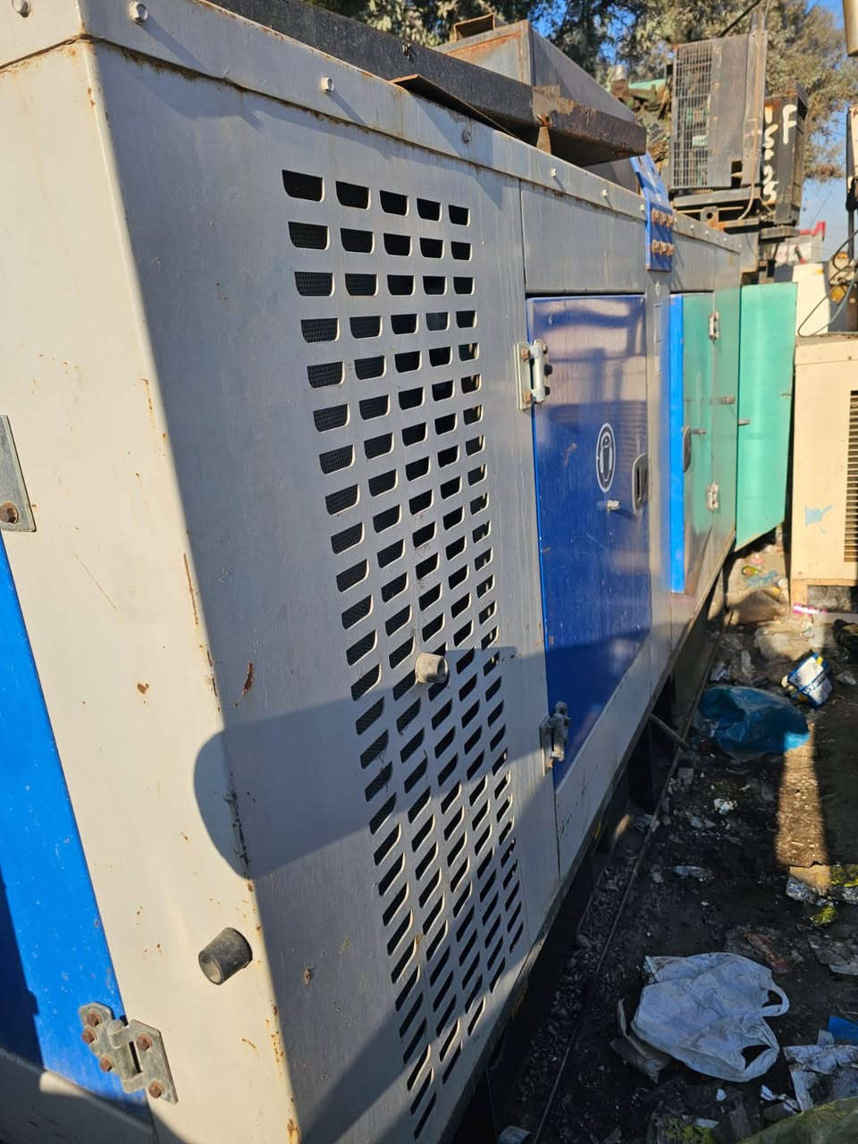 سلام عليكم ____ السعر     ٥٥ورقه 

للبيع مولده بيركنز انكليزي اصلي كاتم
 
١٥٠ كي في KVA  _ سته سلندر بلاديه

راس توليد ١٥٠ KVA  لوري سومر بلادي 
شاصي
العنوان مجمع مشن مقابيل شارع جاك عبود
***********
***********
