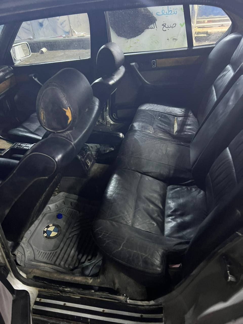 @الجميع مكلف بل نشر التواصل على رقم /***********
السلام عليكم للبيع. بي ام 700 مديل 1992اصل سكليتر كهربا. محرك وكير مكفول بيه 35حداديه. خير من الله ويل خليه غرفه جلد اسود سياره متعوب عليه سعرها 40وبيها مجال مكان السياره النجف
