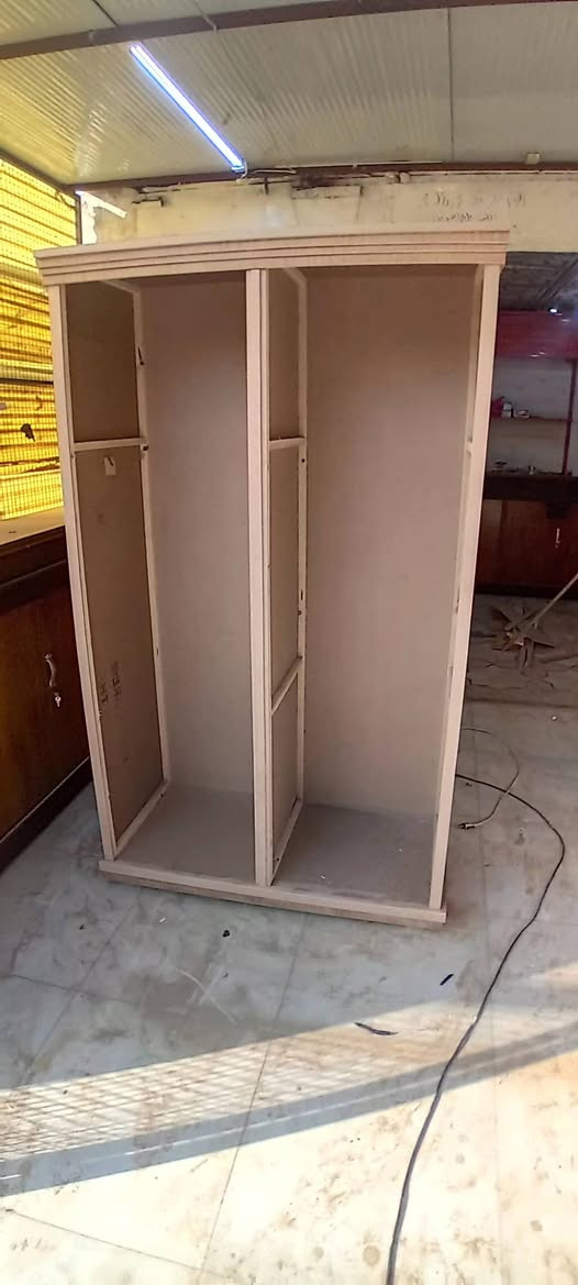 اللهم صل على محمد وال محمد معرض ومعمل الأخوين مستعدين لنجارت كافت الاثاث المنزلي ابواب معارض كناتير بابين ٣ابواب و٤ابواب وعمل ميز النضد بجميع الاحجام وحسب الطلب قوه في العمل والصبغ للإستفسار مراسلت الصفحه او اتصل *********** واتساب
