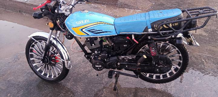 سلام عليكم دراجه للبيع سيفان سونك 200 موديل 2024 اخت الزيرو كفاله من عده الدشبول محترك الدراجه اوراق مامفتوح بيها برقي السعر 750الف وبيها مجال العنوان بابل مشروع المسيب وهاذه رقمي ‏‪0772 484 3062‬‏
