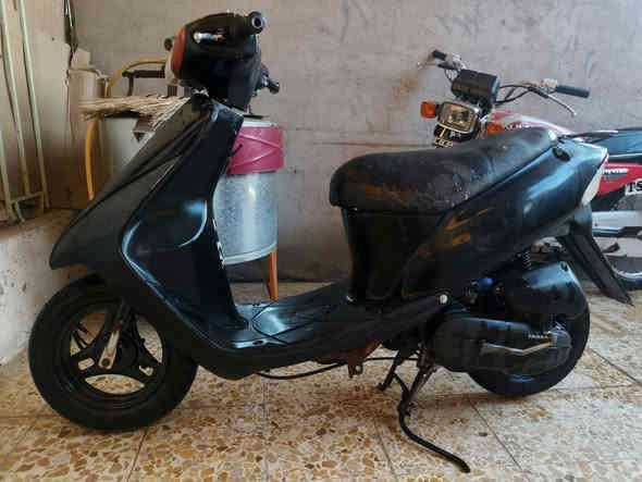 سلام عليكم دراجه سازوكي للبيع دراجه مجفته عله ايدي سعر ٢٢٥ وبيهه مجال ***********  واتساب او مازنجر
