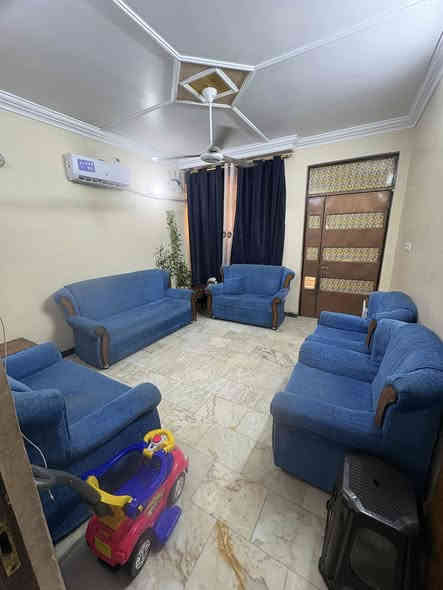 ‏ بيت للبيع في حي البنوك شارع الكنيسة مساحة 40 متر 
الواجهة 4 متر والنزل 10                     
قريب على شارع العام أول بيت داخل الفرع قرب تمتوعة
‏ الطابق الأرضي 
 استقبال ومطبخ وخدمات ومنور 
الطابق الأول
 غرفة كبيرة وغرفة صغيرة للأطفال 
الطابق الثاني 
بيتونه سطح 

 للاستفسار اتصل على الرقم الهاتف ***********
