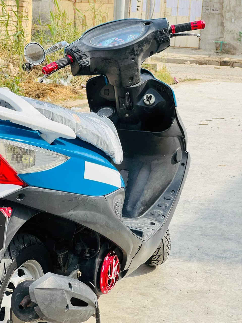 السلام عليكم عيوني دراجه كامكو للبيع موديل 14 السعر 750 وبيه مجال قليل ***********
