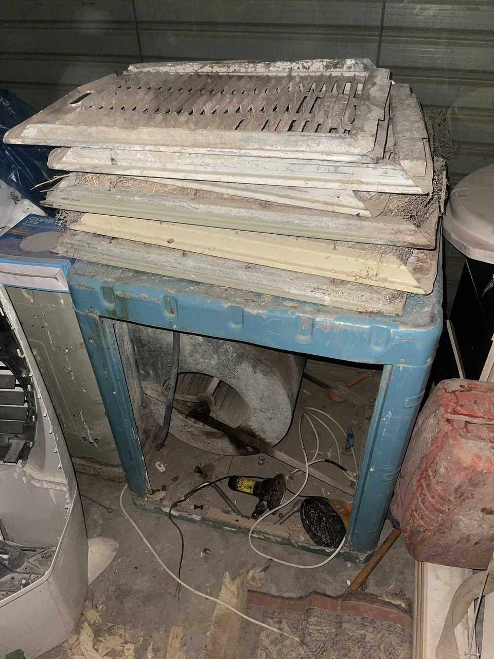 مبرده عدد ٢ للبيع صوبه بس يحتاج فتيله وتنضيف قيم وآخذ مكان كركوك قادسيه ٢ رقمي ***********
