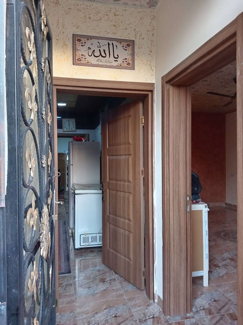 السلام عليكم دار للبيع مساحتة ٣١٠ المساحة المبنيه ١٦٠ والمساحة الباقيه ١٥٠ متر (كاع) نوع العقار تجاوز بلدية ومكملين معاملة الطابو الموقع
حي الشرطة قرب جامع الشهيد
الدار طابق واحد يحتوي على
كليدور واستقبال ومطبخ وهول داخلي وغرفة نوم عدد ١ ومجمع صحيات ومنور عدد ٢
السعر ٧٥ مليون
للاستفسار الاتصال على الرقم
***********
