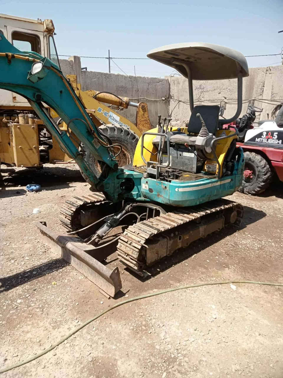 حفارات بأسعار مناسبة جداً
حفارتين نوع كوبوتا 
حفارة نوع ينمار 
سعر الثلاث حفارت ب ٣ دفاتر ونصف فقط 
للتواصل 
***********
***********
