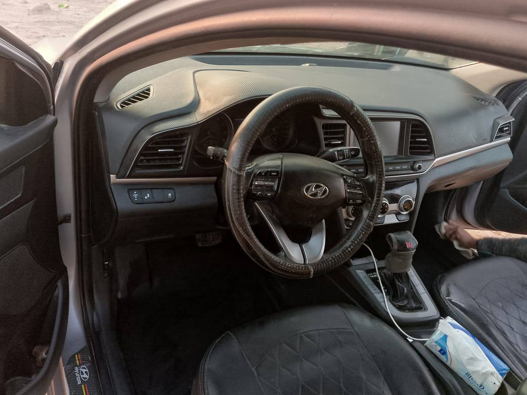 النترا موديل 20 رقم بغداد مكينه جديده حدايه جديد بيه 3 قطع صبغ ***********
