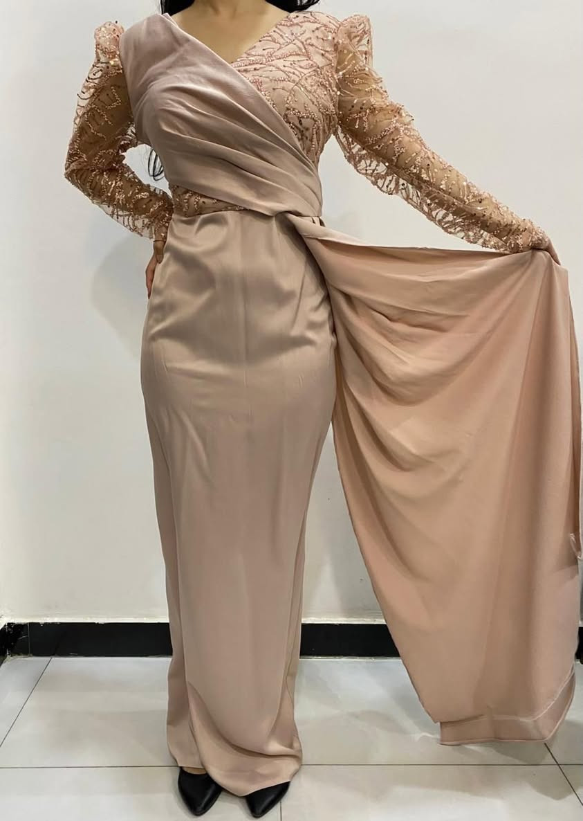 هلو بنات فساتين جديد للبيع لبستهن حتى تشوفوهن قياس الزركة٤٦ والبيجي٤٤ والخضرة ٤٢  بسعر ٣٠ عفية لاتكسرون بسعرهن نظيفات الزركة مملبوسة ابد والسترابلس ابو البلك بعشرة والبدلة ام التول وبلك ب٤٠ قياسها٣٨ تجنن  المكان كرادة اذا تحبون اكو توصيل


**إذا كنت صاحب هذا الإعلان وتريد حذفه لأي سبب، رجاءا أرسل رسالة إلى الدعم الفني**