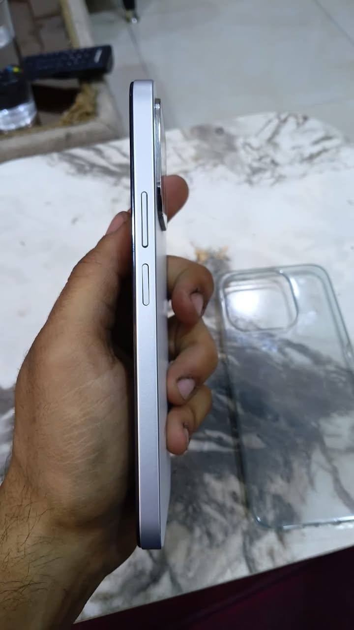 سلام عليكم شباب Honor x6c جهاز نضيف استعمال يومين بس ذاكره 128 مرتب خلقه واخلاق سعره 140 وبي مجال تواصل على رقم ***********
